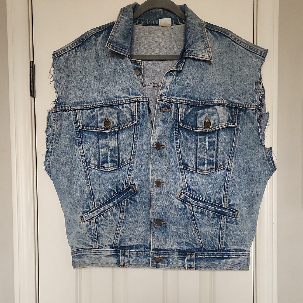 Palmetto Light Wash Cut Off Denim Vest